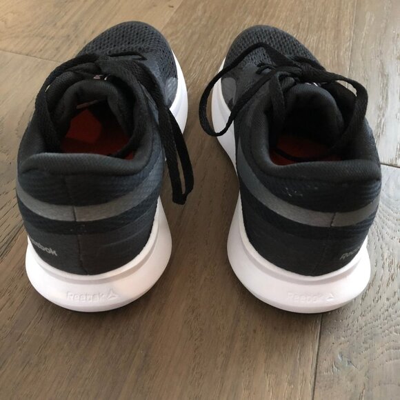 Reebok Energen Run Lace Up Running Shoes w Memory Tech Black, Gray, White Sz 6 - Picture 4 of 11